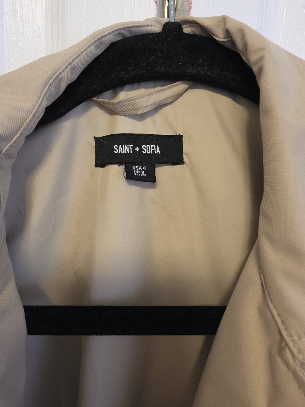 Saint + Sofia Classic Beige Trench Coat with Belt - Picture 5 of 6